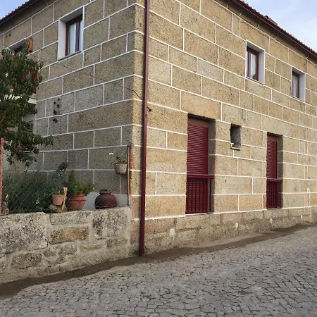 Casa Da Aldeia Da Avo Oda ve Kahvaltı 4*